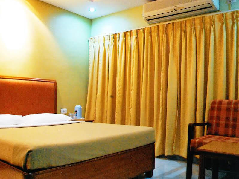 The Chakrie Residency Hotel Tirupati Buitenkant foto