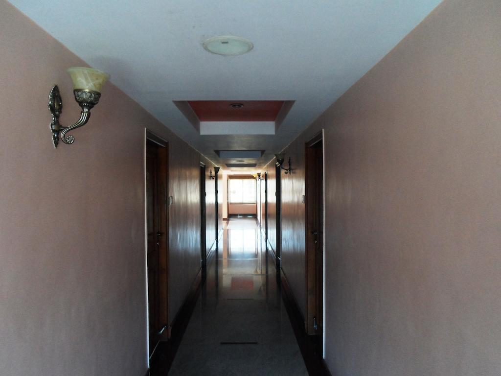 The Chakrie Residency Hotel Tirupati Buitenkant foto