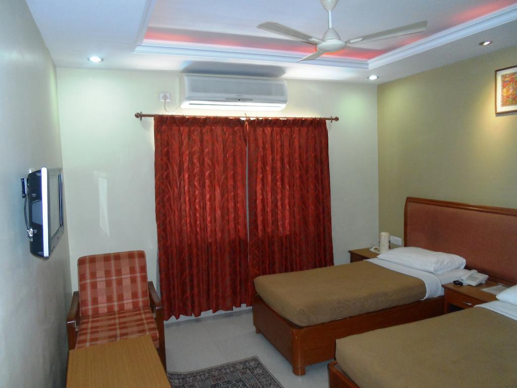 The Chakrie Residency Hotel Tirupati Buitenkant foto