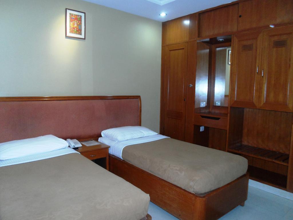 The Chakrie Residency Hotel Tirupati Buitenkant foto