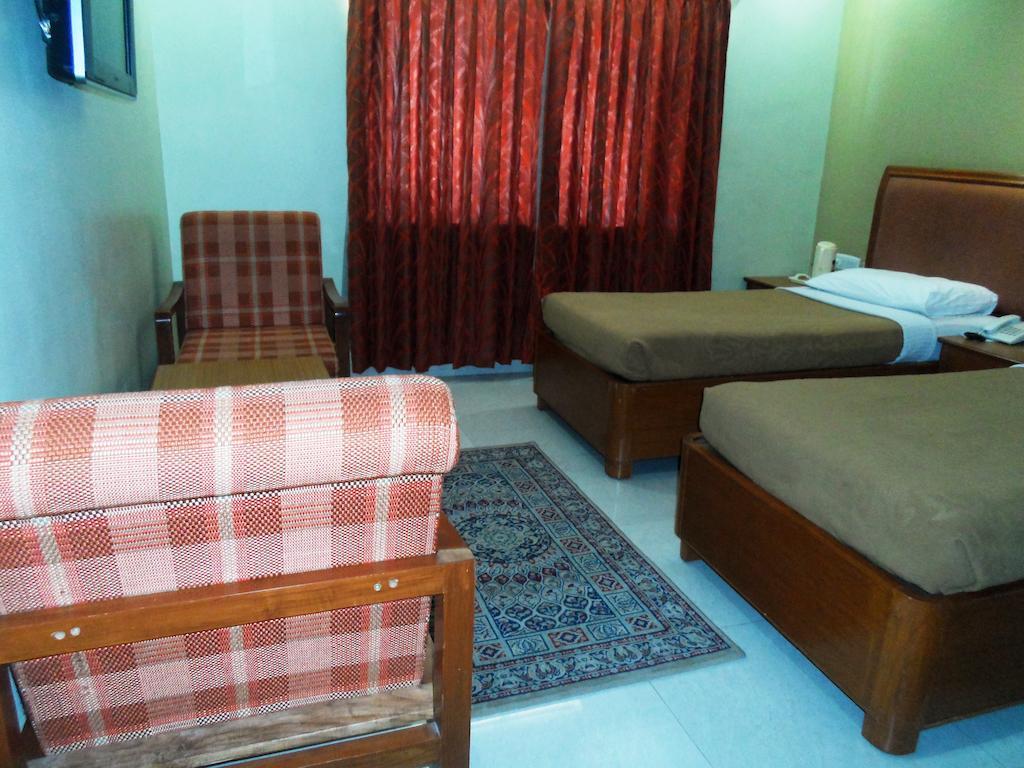 The Chakrie Residency Hotel Tirupati Buitenkant foto