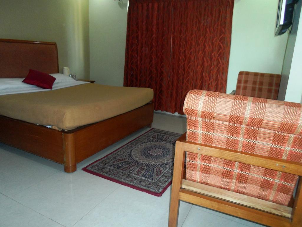 The Chakrie Residency Hotel Tirupati Buitenkant foto